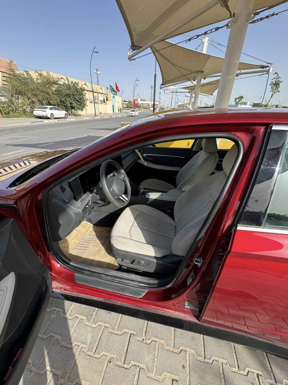 السلام عليكم 
دخول جديد
سوناته 2024
رقم اربيل
مشيه 20 الف مايل 
بدون ايرباك
الون ماروني 
مكان السياره بصره
السعر 188
***********
