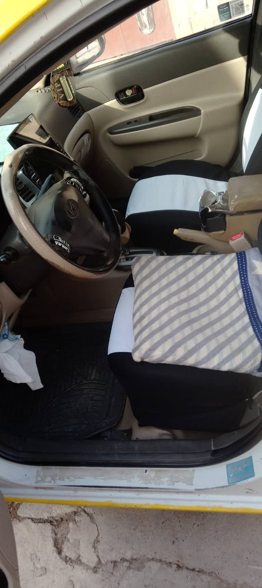 السلام عليكم
اكسنت كوري 2010

محرك 16

كير ومحرك فول نضافة 

تاير طخم جديد 

رقم اجنبي 

هيئة و غرامات مصفره 
تبريد شغال

باسمي السيارة 

***********
