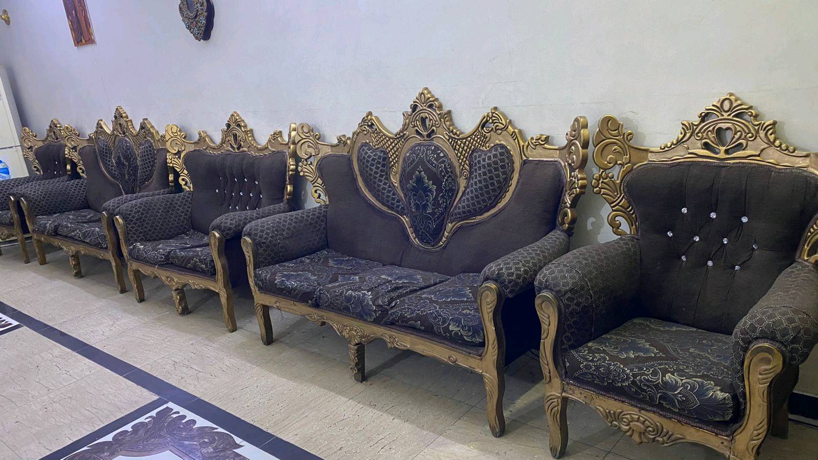 تخمين للبيع 
عدد المقاعد ىكل تخمين 10 مقاعد 
سع، الواحد 350