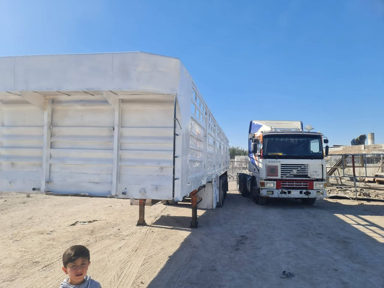 سلام عليكم فلفو سنكل امامي
مكينه ٢٢ وكير ٣ في ٣ 
شاصي مكفوله راس وعربانه ابيع سعر ١٨٠ بيها مجال 
مكان سياره النجف
رقم ***********
