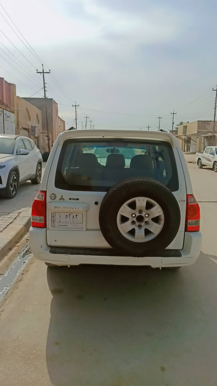 سلام عليكم سياره باجيرو موديل 2007 جاهزه بأسمي
تخم تاير 

شاشه 

دوشمه جديده 

مكينه ما مفتوحه 

حداديه جديده 
  
 تبريد شغال 

سنويه ما صاقطه

السياره كفاله عامه ما عده شخطه بل جاملغ المامي 

  

السعر 95 وبيه مجال 

***********
