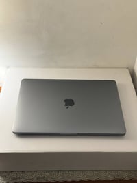 Macbook pro m2  256 GB Hard 8 gb ram حجم 13 انج بطاريه 96% مشحون 77 مر...