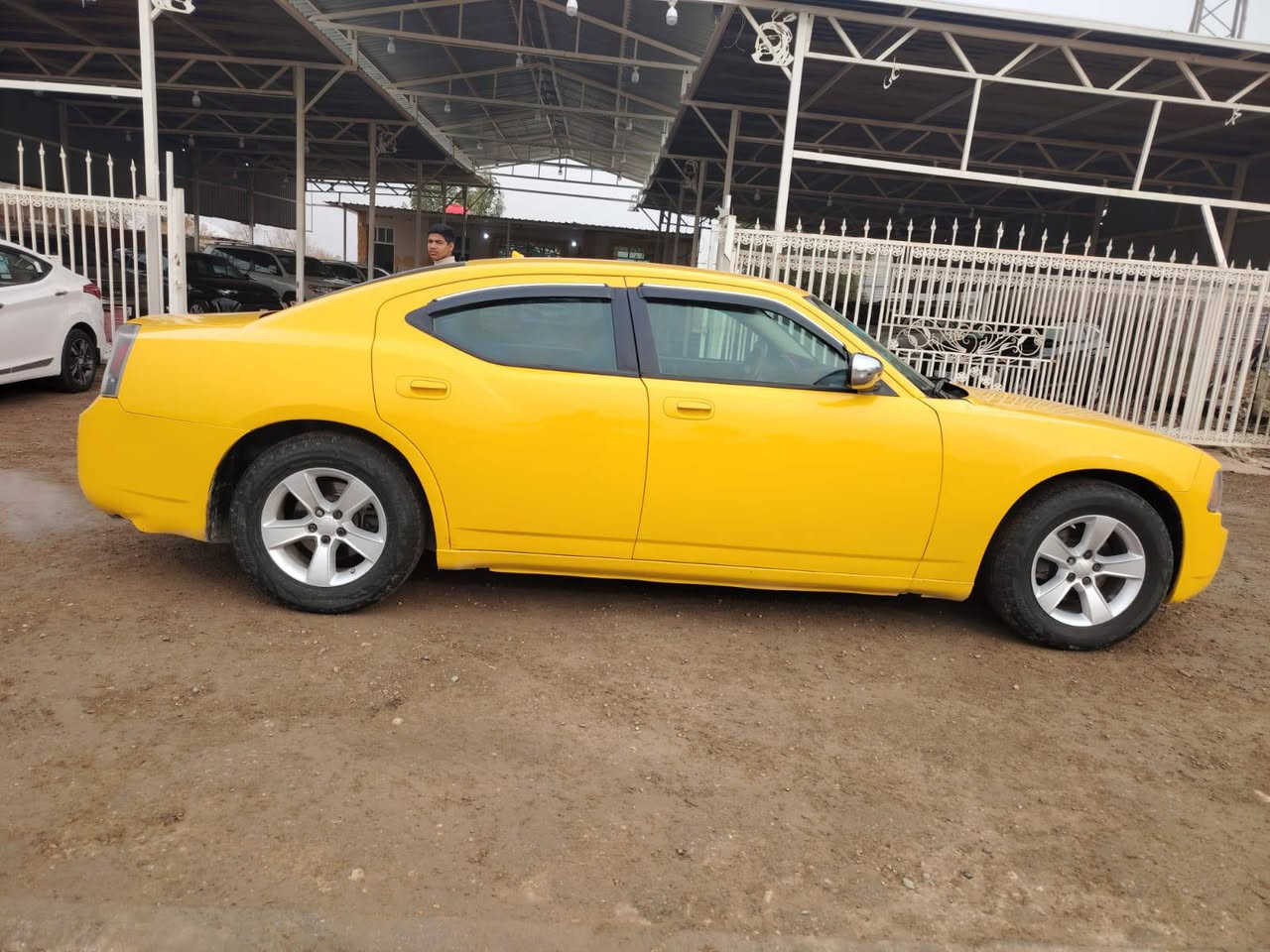 السلام عليكم للبيع دوج جارجر موديل 2008السياره بسمي تحويل مباشر مصفره هيئه وغرامات ضرر بسيط بجاملغ الخلفي يم قبق البانزين السياره جديده وجاهزه كير ومحرك خير من الله صبغه جديده عله ايدي
السعر 92وبيهه مجال لشراي 
العنوان بابل الشوملي 
***********
