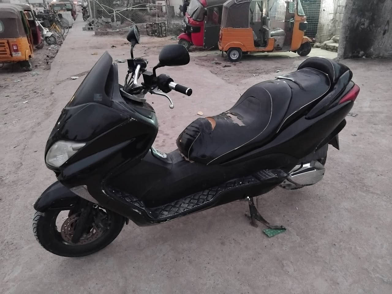 السلام عليكم دراجة فورزة للبيع صفر 8
حلوة وجاهزة كهربائيات جاهزة بس الكشن يرادلة دوشمة شلعة ومعدل وين ميعجبك السعر 850وبيهة مجال بسيط او مراوس بدراجة وفرق العنوان بعقوبة حي المعلمين قرب جامع الشهيد وضاح للاستفسار على الرقم ***********
