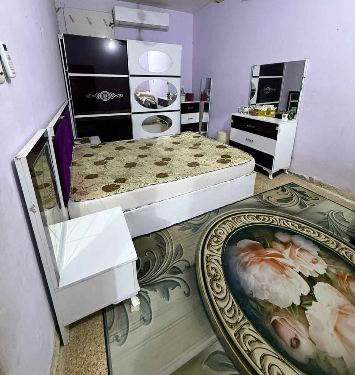 غرفة تركي اقتصادية سعرها ٤٠٠ وبيها مجال العنوان ناصرية الإسكان الصناعي النزلة الثانية قرب الكندي
***********
