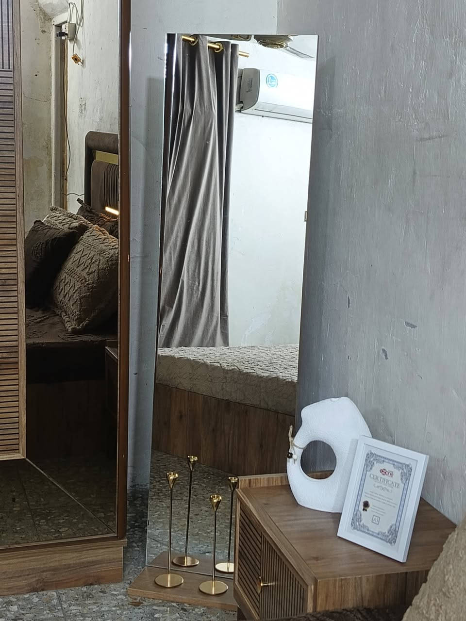 غرفة تركيه المودرن للبيع نضافه 💯٪💯
من العالميه جديدة فقط منصوبه على نصبة الشركة 10 قطع زلغ مابيها شخط مابيها بعدها بالجيس ملأمه للعرسان الزواج  عنواني بغداد السيديه للأستفسار خاص 
***********
