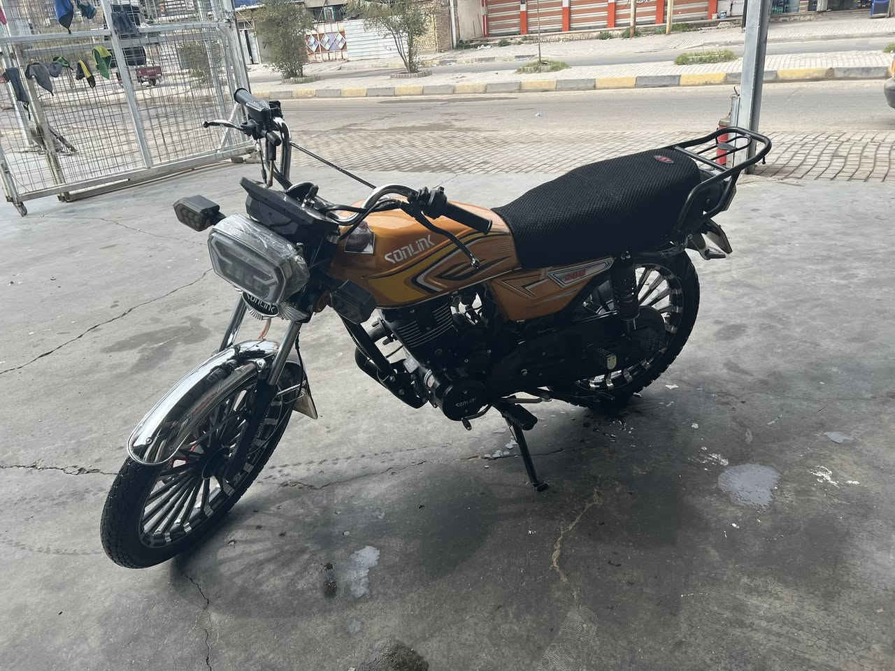 سلام عليكم دراجه للبيع ايرانيه موديل 2025 كفاله عامه أورق كامله مكينه 200C سعرها 750 شراي *********** مكان بغداد الحسينية مال راشديه سبب البيع عدم تفرغ
