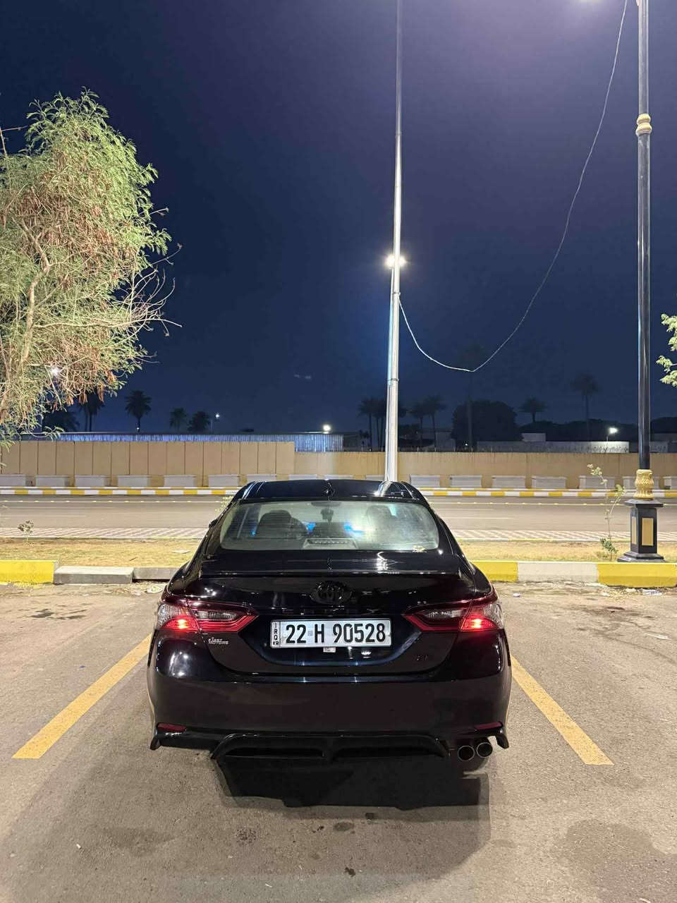 السلام عليكم ورحمة الله وبركاته 
Camry 2023 -se
مواصفات se
بيع فقط بدون مراوس 
بانزين وليس هايبرد
لون اسود شذرة 
حادث موضح بالصور 
باب مبدل اصلي لون 
ايرباك بس بردة 
بيها بارد بسيط بالجاملغ مال سايق 
وبارد على كد اصبع بحافة البنيد 
رقم اربيل بسمي 
ماشية58 كيلو 
بصمة 
رادار 
تحكمات ستيرن  
شفتات ستيرن 
قيادة ذاتية
تحديد مسار 
مانع تصادم 
مانع انزلاق 
٣ انظمة قيادة
السيارة مابيها اي نقص والكامري معروف بكفائته
السعر ٢١٥ وبيها مجال للشراي 
مكان السيارة بغداد الكرادة 
***********
