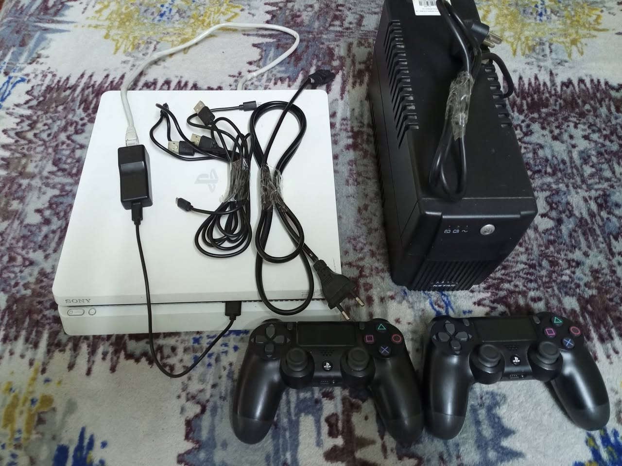 بلي 4 مستعمل مهكر هوا واليوبي إس ويه يدات اثنين بس يردله تشتري واير اجدي فقط السعر  380 أو بي مجال التوصيل على الوتساب *********** اوبالخدمه
