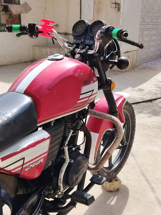 للبيع للبيع مستعجل
للبيع للبيع مستعجل 
يالله السلام عليكم 
للبيع 2020 اوراق سكنر مكفوله سرقه وعشائر واكاتبك عليها

تخم تاير نصيف 
كهربائيات كله شقاله 
محرك 150cc
سعر 875 وبيها مجال بسيط متواجد خاص 24ساعه


**إذا كنت صاحب هذا الإعلان وتريد حذفه لأي سبب، رجاءا أرسل رسالة إلى الدعم الفني**