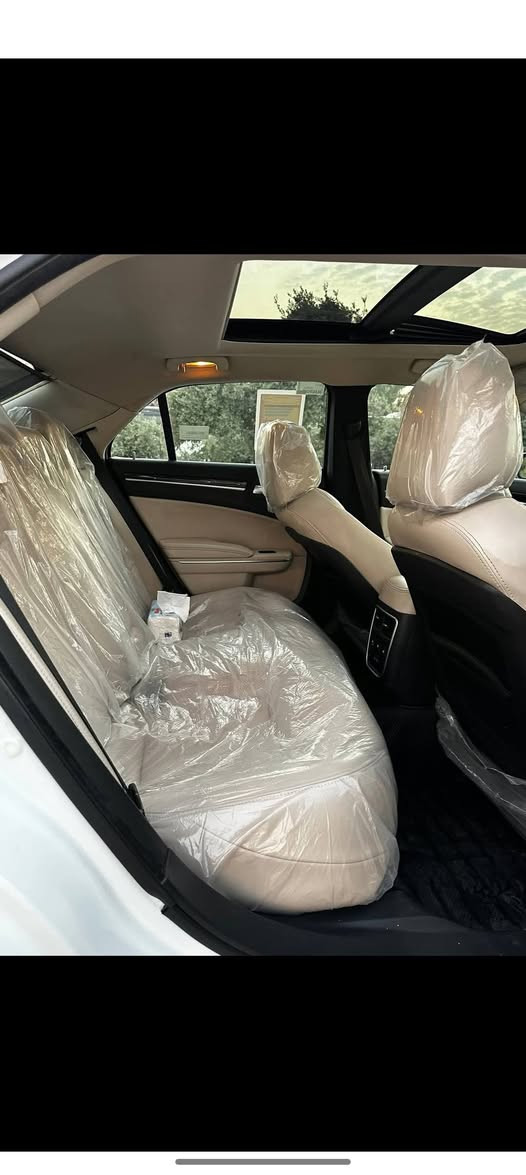 السلام عليكم
للبيع : اوباما C300
موديل :2017 اصل
لون : ابيض
ماشيه : 110 m
 فول مواصفات : بانورما / غرفه جلد بيجي / برده خلفيه / كشنات خزن / تشغيل عن بعد / لايتات زينون علي ناصي /
معروفه موصفات ال C 
حداديه جديده / تخم تاير جديد / ادامه المكينه جديده / ويل مكسيكي 
السياره جاهزه بدوون نقص 
داخله كلين للعراق 
صار بيها جاملغ امامي صوب السائق مبدل نفس اللون وبنيد بس مفتوحه براغيه / بارد قليل بالجاملغ الامامي / شوف السونار موجود بالمنشور 

العنوان : نجف 
للتواصل : ***********

السعر : 254$ بيها مجال قليل
