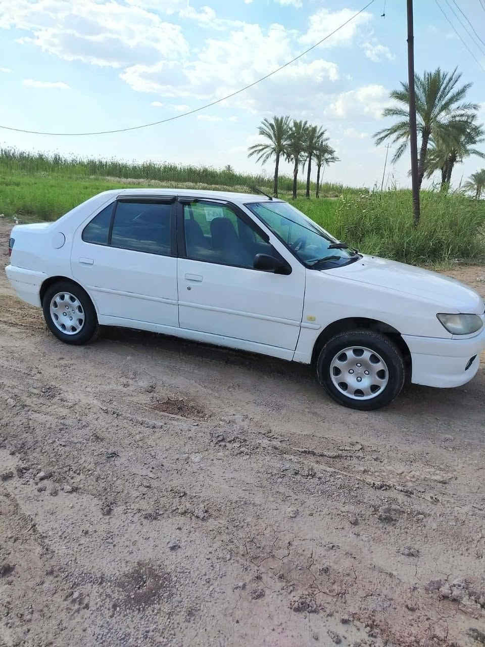 السلام عليكم للبيع بيجو حره مشروع وطني 306 كير محرك شرط صدر تواير جدد كهربائيات كلها شغاله غرفتها حيل حلوه وجديده  ضرر باب وجاملق تبديل السعر  35 وبيها مجال قليل
مكان السياره العلم اربيضه
***********
