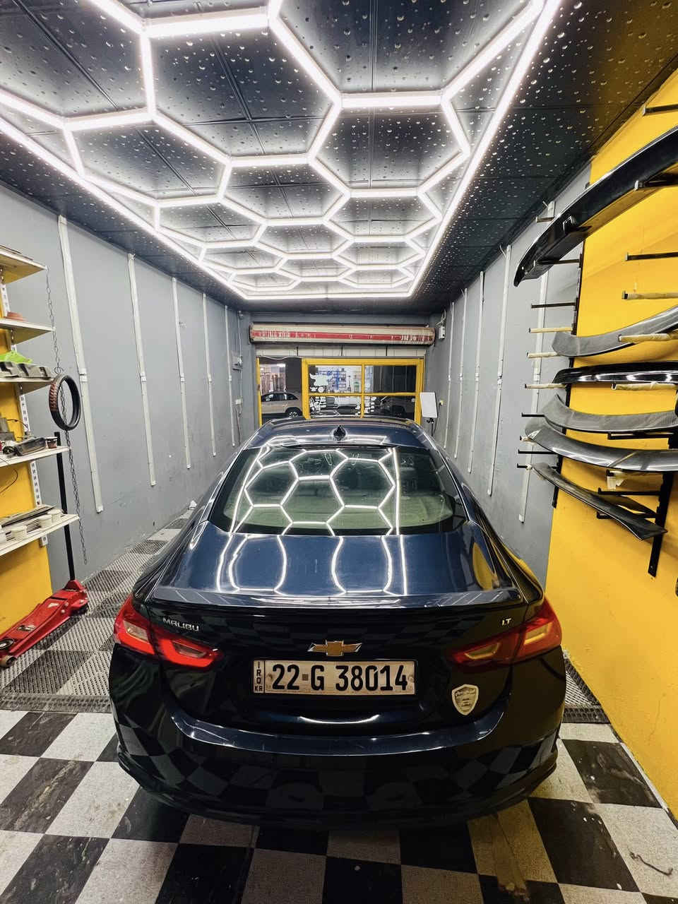 تم تنزيل السعر 80 قفل 
السلام عليكم ماليبو 2017 استخدامي الشخصي 
مواصفات lt السيارة جديدة فول عدى الفتحة
1500تيربو 
كير at المرغوب 
بصمة تشغيل 
بصمة 4 ابواب
الجنطة بصمة
لايت زينون
كشنات كهرباء 
اشاير بالمرايا
كشنات جلد ومخمل
ويل كب شكل وردة مميز
تاير18
حادثهة جانبي بنيد وجاملغ ايسر وشوية من الباب ومبدلات والجهة اليسرة جاملغ مصلح ومصبوغ 
الباقي كفالة كير ومكينة كفالة 
السعر80قفل
المكان كربلاء طويريج 
للتواصل *********** 
اتصال فقط غير متواجد ع النت
