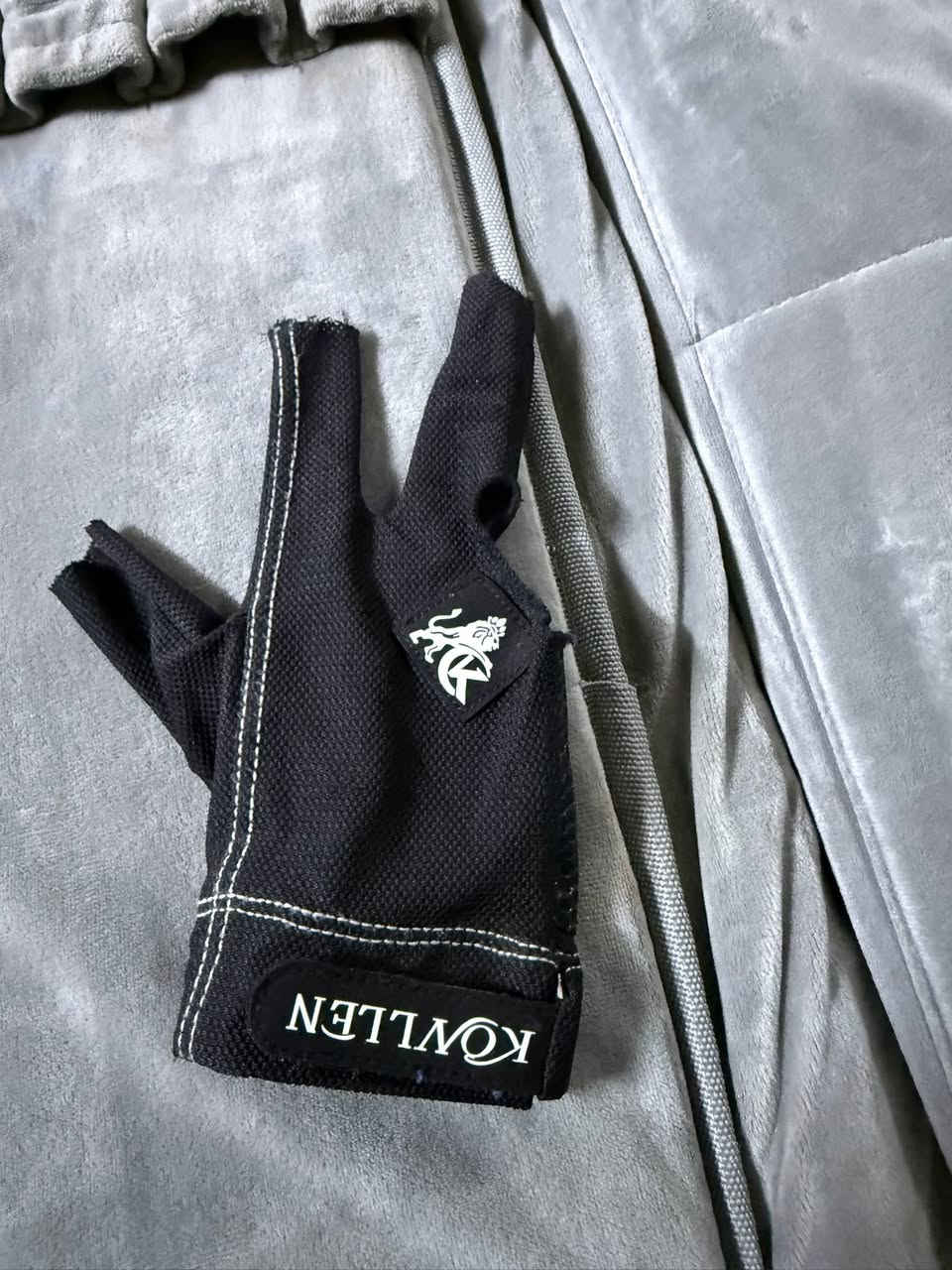 كيوب كسره وجانب 3 قطع السعر كيوب 180 /جنطه السعر 50/جوك توم السعر 10/جوك راصاصي اصلي السعر 10/جف من شراكة كولن سعره 10يلبس بل أيد ينمه الاستفسار على الرقم ***********
