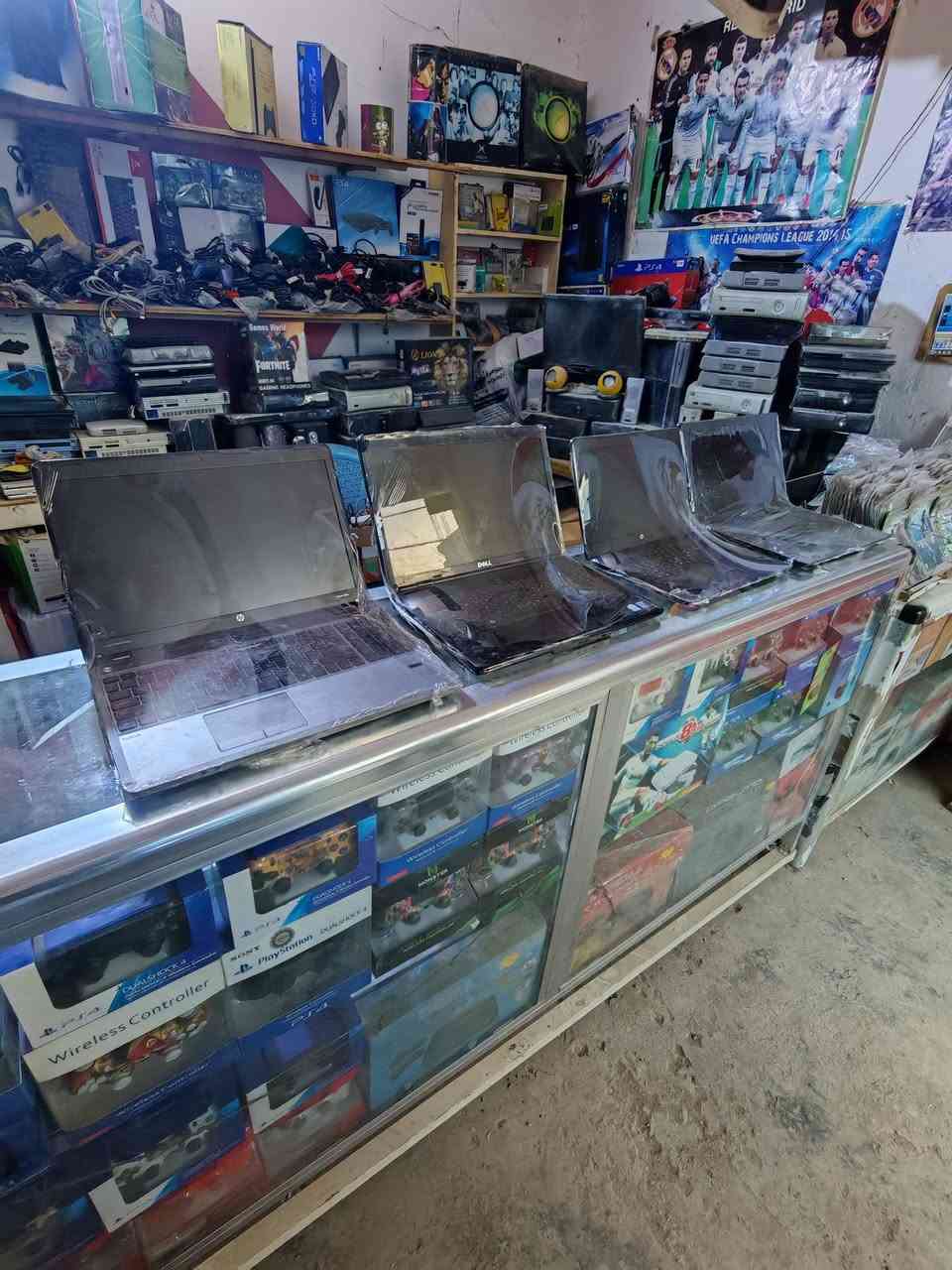 سلام عليكم يعلن مكتب المارشال في المحاويل
قرب حسينية المحاويل عن توفر جميع أجهزة البلي ستيشن والابتوبات .بيع  وشراء نقد أو قسط شهري فقط لحاملي بطاقة الماستر كارد رافدين . الاتصال ***********/
***********
