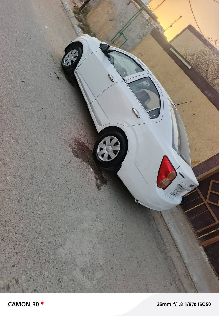 افيو سونك خليجي ٢٠١٢ رقم بابل تحويل مباشر
سيارة نضيفة جدا
بيه صبغ قطعة وحدة والباقي مكفوووول 
محرك ١٦٠٠ 
كير اوتو + عادي 
سيارة جاهزة مكفولة محرك كير حدادية امامي خلفي 
تقم اطارات 
االسعر ٥٨ 
مكان السيارة طويريج 
***********
