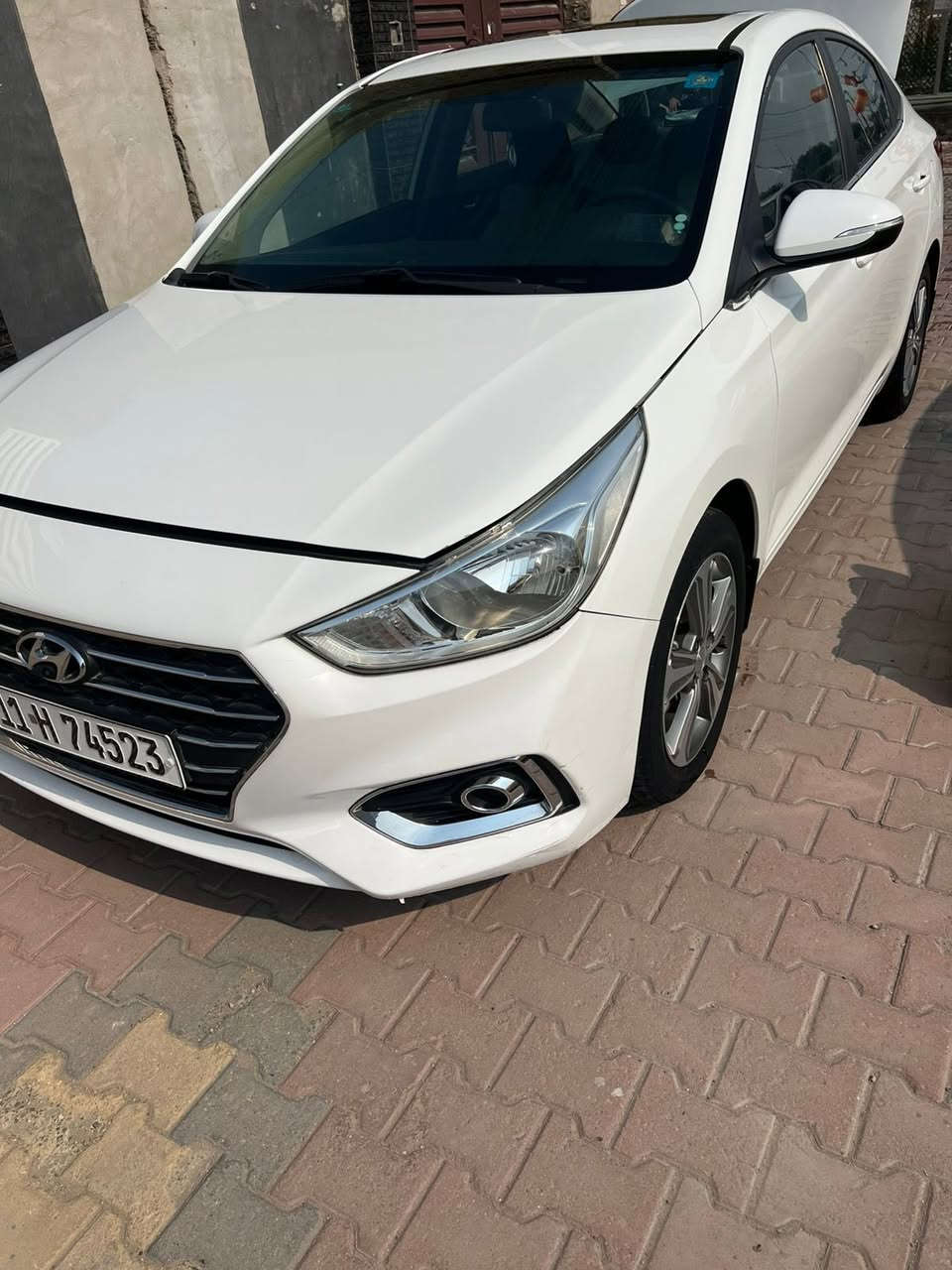 سلام عليكم هونداي اكسنت موديل 2020 خليجي مكفوله كفاله عامه عدا رصعه بجاملغ صغيره مطلعه      
علبارد  فتحه مري شفط تبريد قطعتين رقم بغداد بأسمي ماشيه29 سياره عله وضعيتها مكاني بغداد شارع الاسواق المركزيه الاتصال ***********
