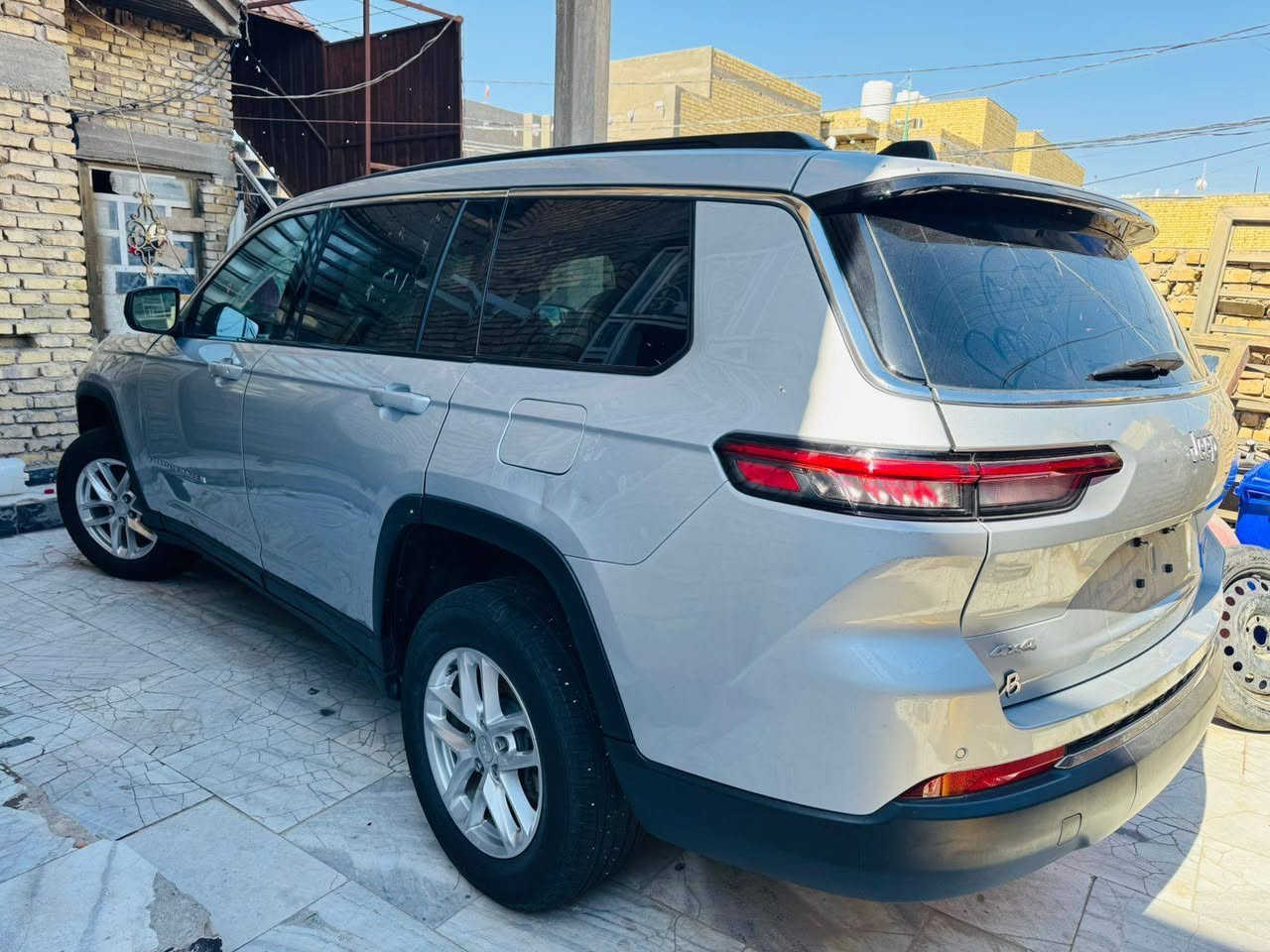 السلام عليكم  جيب  كراند  شيروكي  مديل  ٢٠٢٤ دخول جديد  مرقمه  بغداد  شهداء   حادث  خفيف  مكفوله  من  الصبغ  ولتبديل  ماعدا تعديل  بارد ٧راكب  فتحه  سقف شفتات  ستيرن  محرك ٦ وباقي  المواصفات المعروفه مكان السياره ناصريه مركز المدينه السعر ٣ شدات  ٣٠ الف  دولار  بيع او مراوس للستفسار اكثر الاتصال عل الرقم ***********
