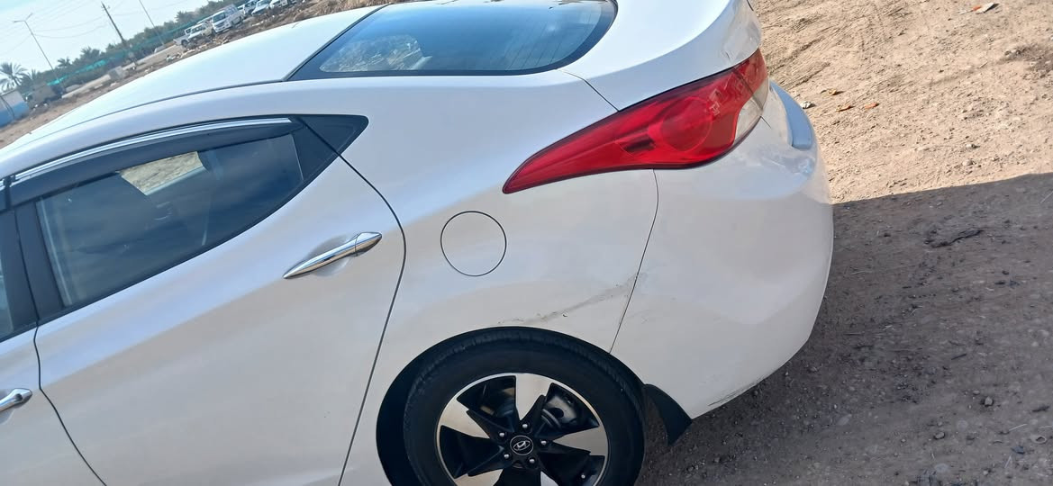 السلام عليكم البيع الانتره خليجي ٢٠١٤ مكفوله من الصبغ و عليه ادامه كامله تخم تاير او صدر امامي خلفي تبريد ثلج ،،   ٤ دسك سياره جاهزه ***********
