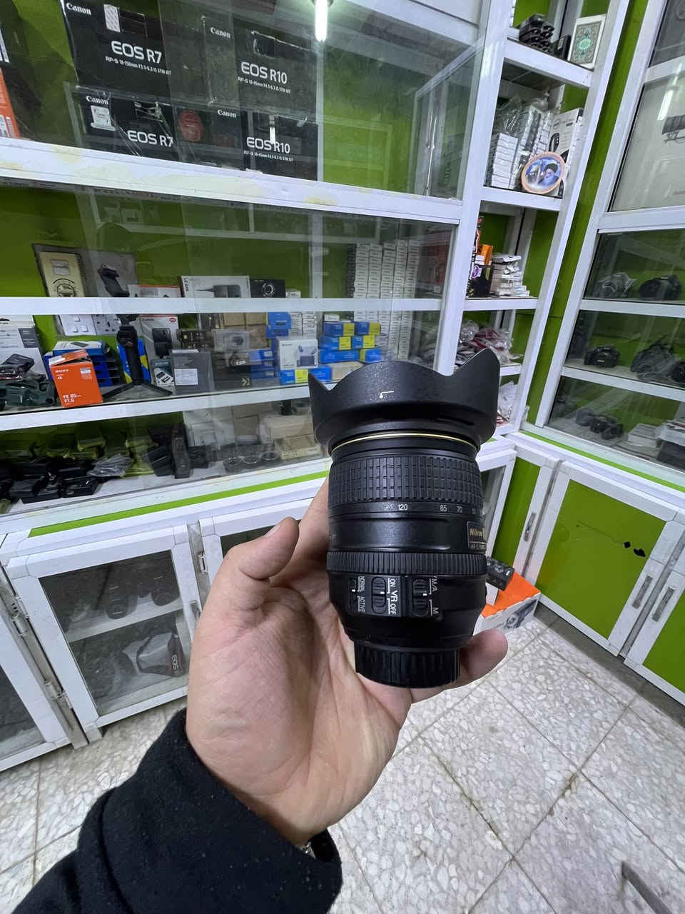Nikon . D750 + 24.120 F4 N
نضافه100‎%‎ كامل ملحقات اصليه حزام شاحنه بطاريه كارتون
فقط بدي شتره 8k ✅
سعره مليون و500الف 
مكاني بابل ***********
