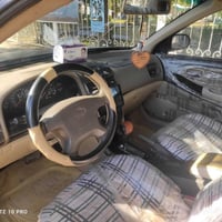 نيسان مراوس • ٢٠٠٠ • نجف