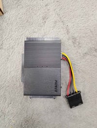 محول (Adapter) من شركة FIDECO، ويُستخدم لتوصيل الأقراص الصلبة (Hard Dr...