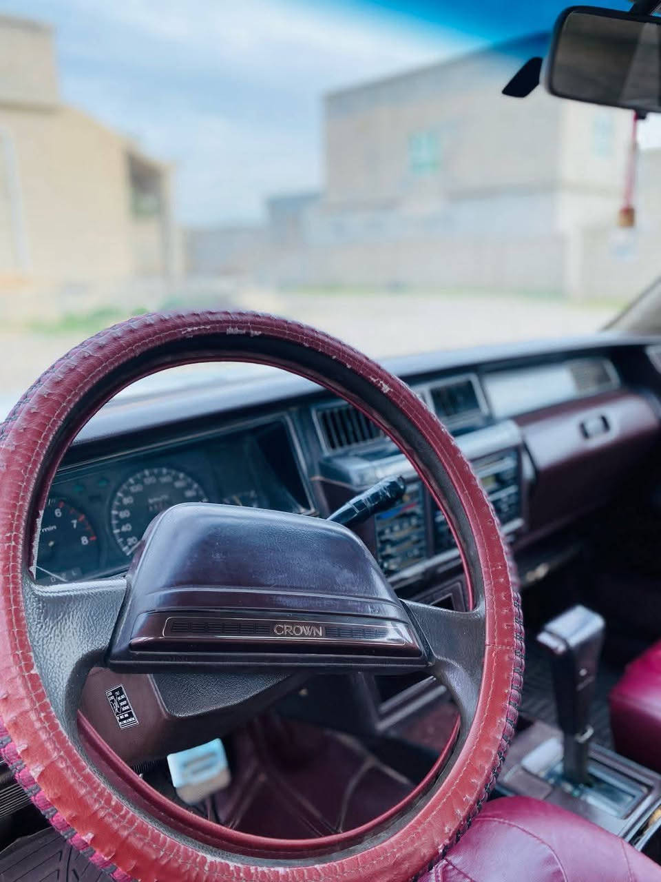 السلام عليكم سيدان للبيع كير محرك جديد صبق حزام بدون حادث موديل ١٩٨٨ رقم بغداد صدامي السعر ٤٥وبي مجال شي قليل رقم الهاتف ***********
