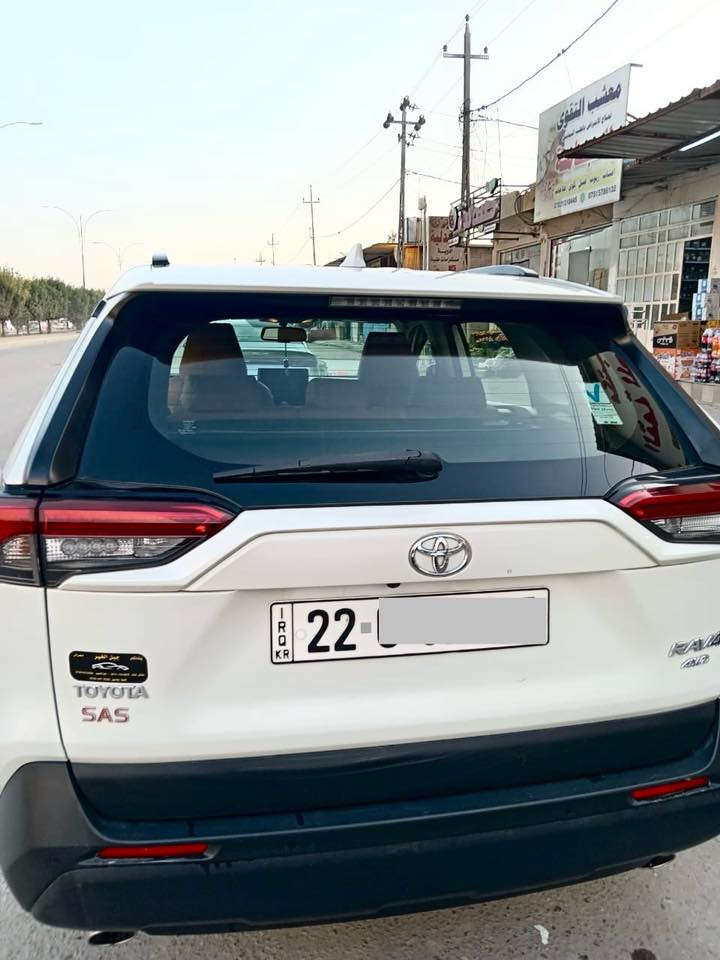 #للبيع

تويوتا راف فور خليجي 
موديل 2020

فول مواصفات
 فتحة سقف
بصمة تشغيل
صندوق كهرباء 
وباقي المواصفات معروفة

السيارة مكفولة من بارد وصبغ وتبديل 
ماشية: 123 الف
السيارة بأسمي رقم أربيل تريد تحويل او وكالة 
والسيارة احلى من الصور 
السعر: 265 وبيه مجال

مكان السيارة: الانبار - الفلوجة 

#ملاحظة: أنا مكلف بالنشر التواصل مع صاحب السيارة الشرعي على الارقام التالية:

‭***********‬
‭***********‬
