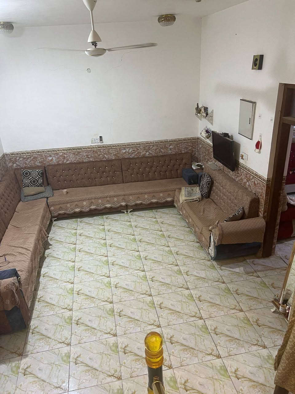 دار للبيع
الموقع/المشتل
المساحه ١٥٠ واجهة ٧ ونص
طابقين
🔰 الطابق الأول 
غرفه إستقبال صاله ومطبخ وكراج صحيات خارجيه داخليه
🔰 الطابق الثاني صاله غرفه صحيات

 كونكريت مسلح

 البناء حديث
 
 ثالث بيت عن الشط
 
***********☎️
