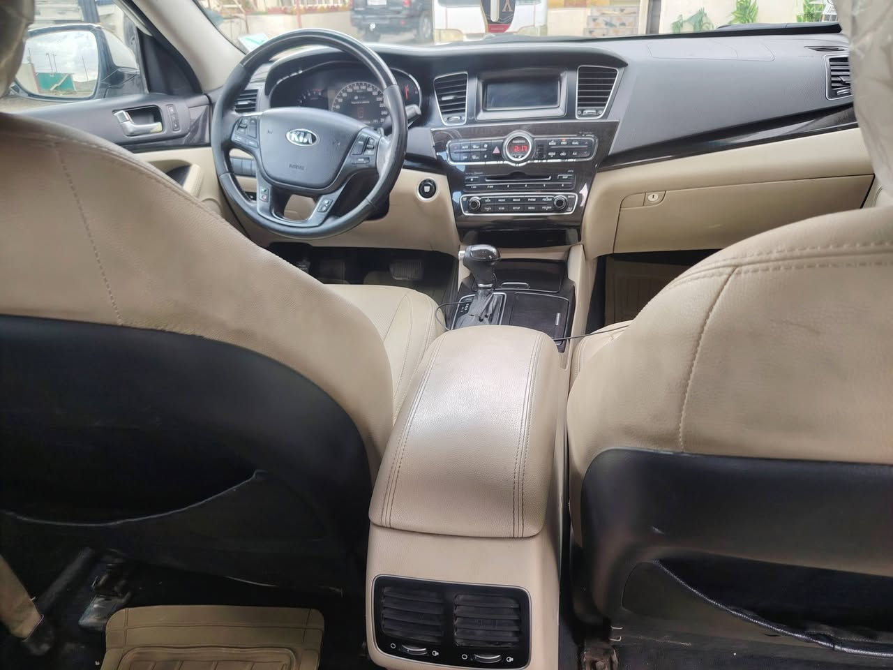 سياره كاتنزا
موديل 2013
رقم اربيل انكليزي
السعر 130
بونيد صبغ 
سياره بصمه تحكم ستيرن كشانه كهرباء
***********مكان موصل ناحية القياره قريه الاجمسه
