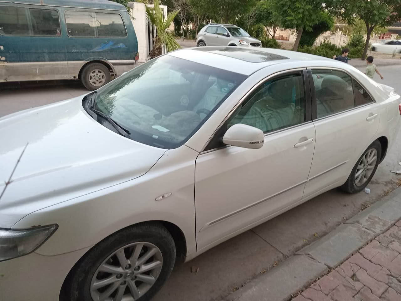 كامري خليجي فول GLX 
رقم سليمانيه  فول السياره 
سياره_ سلايت 
صاج 
برده كهربائيه 
كلشي شرط بيه كير محرك صدر تايرات
سياره جديده حيل 

فقط بارد صغير جاملغ ايسر 
سياره كلين ما بيه ضررر وصبغ ومعجون خاليه من كلشي 
تحويل مباشر 
سياره لون ابيض صدفي  جديده حيل 

الاستفسار الاتصال على 
*********** 
مكلف بالنشر تكريت, صلاح الدين
