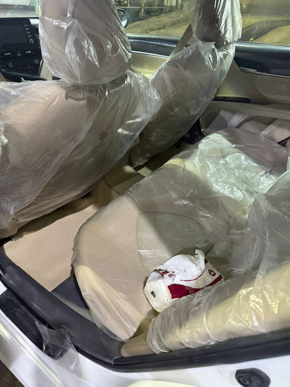 كامري هايبر موديل 2024فول رقم بغداد ماشيه 35مكفول الاسعر الاتصال على رقم ***********
