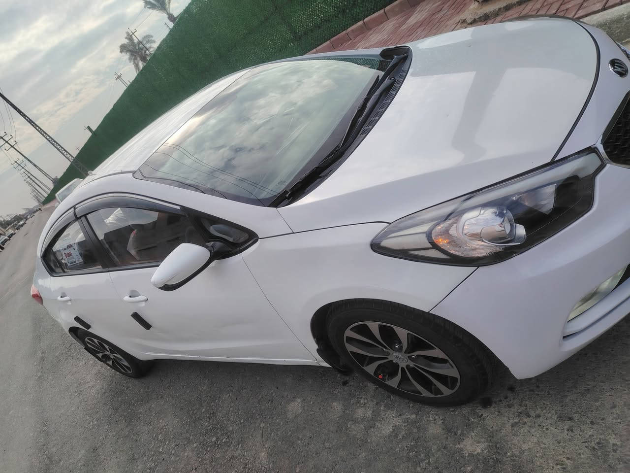 السلام عليكم
سيراتو 2014
محرك كير خير من الله
تبريد تدفئه
تحكمات 
حساسات خلفيه 
تخم تاير جديد 
ويل كب 
رقم سليمانيه جديد 
بسمي 
سنويه ل2030 
هزه ساقطه 
السونار موجود 
السعر 107 
الاتصال ع رقم 
***********
