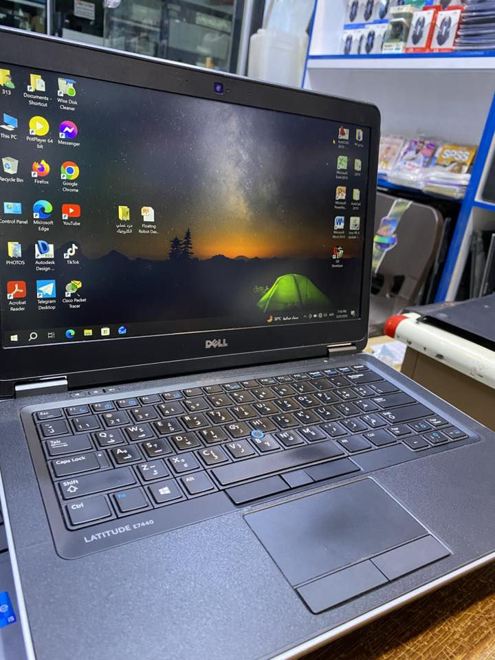 السلام عليكم 

💻 للبيع: لابتوب Dell بمواصفات ممتازة
مع ملحقاتها كامله 
البطاريه تستمر إلى ساعه ونص واكثر 
 جميع مواصفات الابتوب بالصوره 
السعر: 200 وبيه مجال 
***********
