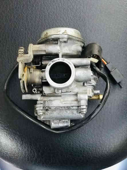 السلام عليكم
كابريتر بريز للبيع اصليه 
ابيعه على فحص شده كدامي وتروح
سعر 30الف
العنوان بغداد حي جميله 
الشراي يتصل ***********
