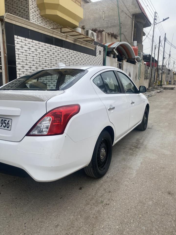 نيسان سني  هندي ام البليته الزركه 2024 ماشيه 51 الف كفاله ماعده التكمه موضح صورتها ب المنشور سياره جاهزة مال جناي  سعرها 120  
***********
