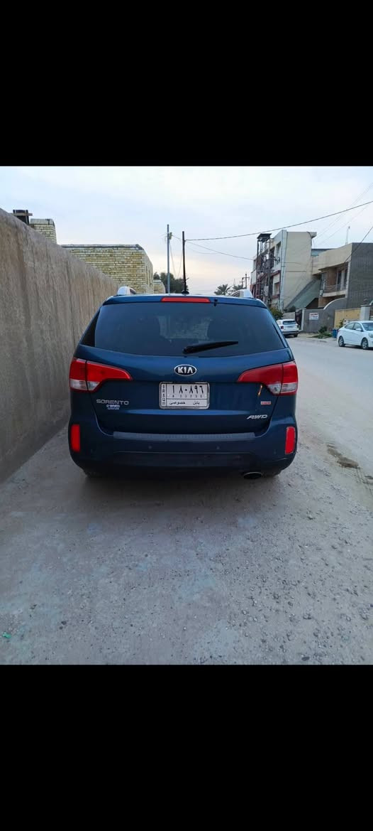 السلام عليكم سورنتوامريكي  2014 محدثه 20 مكينه 2400 حادثه دعاميه وحافه البنيد بارد بلباب مقدار شبر جاهزه كير مكينه حداديه رقم بابل السعر 138 وبيهه مجال قليل مكانها حله جمعيه الاتصال ***********
