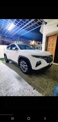 توسان للبيع موديل 24 رقم بغداد بسمي ماشيه 43 الف فول مواصفات عده البنو...