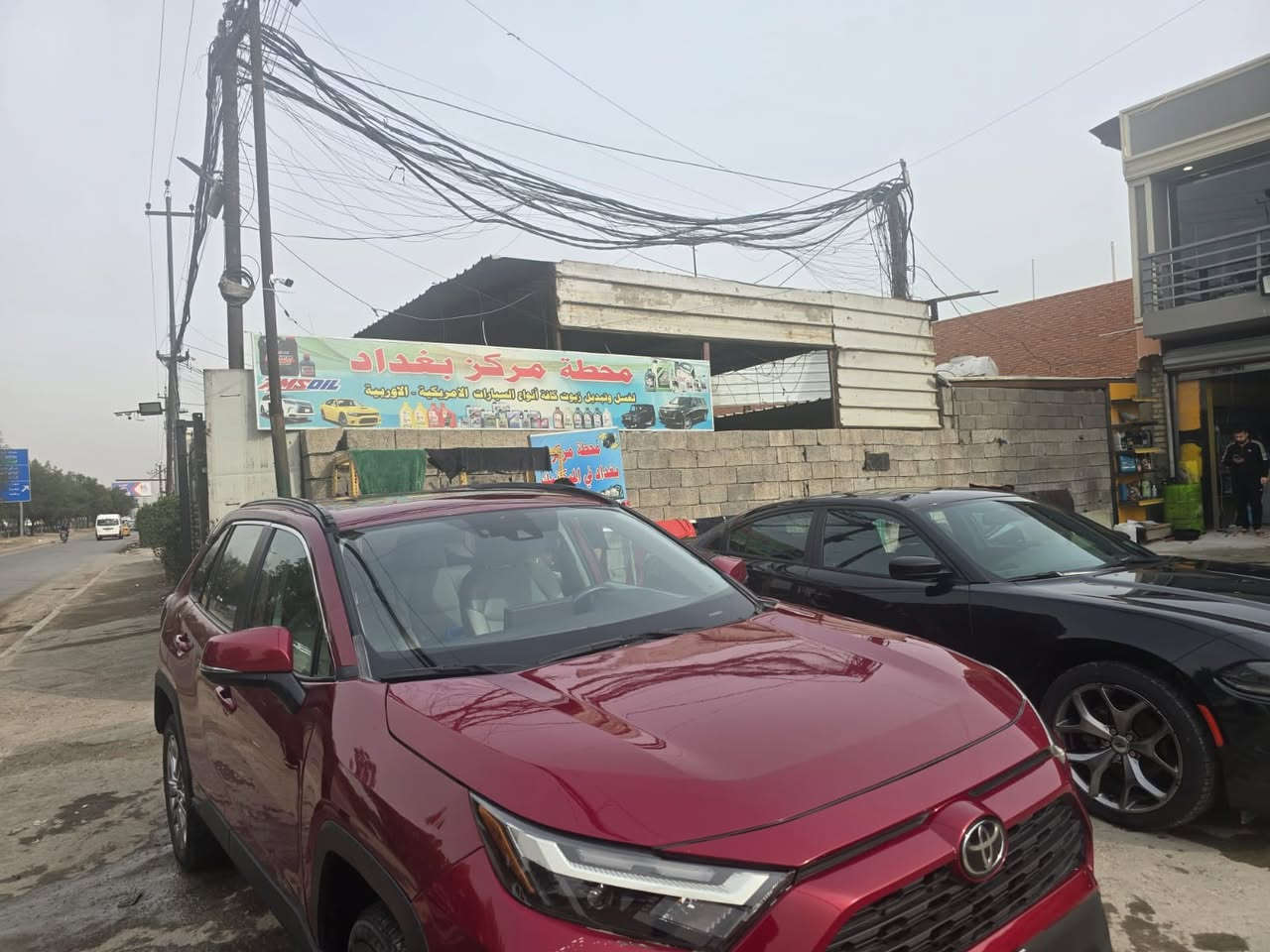 سلام عليكم 
للبيع الحلال
راف فور xle prem
ممشى62الف
حادثها:تبديل باب خلف سايق اصلي نفس لون 
وبنيد اصلي مصبوغ
وجاملغ الايمن على كد شبر يعني قطعه وشويه لان النفس لون متنحسب بيها بارد اصبعين
فول مواصفات مكاني دوره 
3وضعيات قياده لون مميز 
بدون رقم سياره منفيست باسمي
***********
