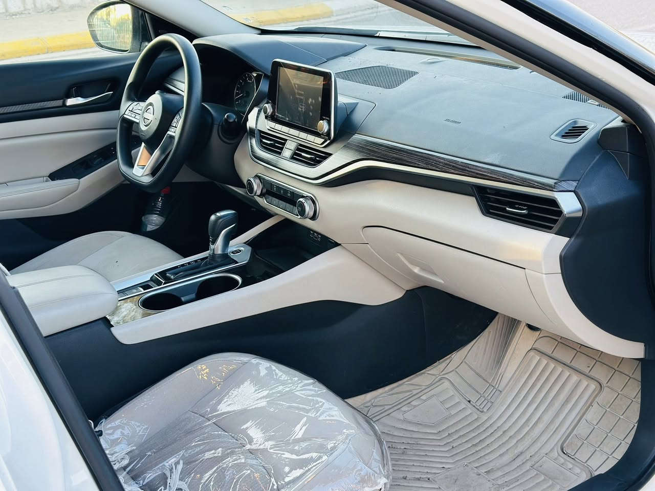 للبيع او مراوس برقم شمالي فقط
التيما 2024 ماشية 18 الف 
بيه قطعة وحده حادث كلش خفيف نزلت صورة الحادث و نزلت سونار بالمنشور 
السيارة جديدة بمعنى الكلمة داخله كريمي 
بس بگلايت مشترين 400 دولار 

السعر 183 

عنوان قضاء كلار تابع سليمانية 
تحويل او وكالة مباشر 
***********

ملاحضة عندي فيديؤ كامل للسيارة
