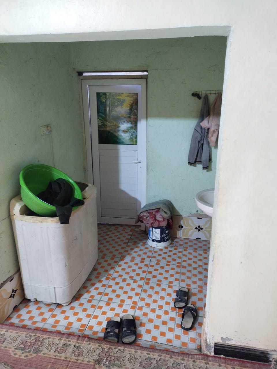 بيت للبيع طابقين غرف 4
صالة 3 مطبخ 
براني صحيات داخليه و خارجية 
البيت عگادة رباطات 2 
مساحة البيت 250 متر
حي غرة الصوب الكبير  السعر 120 وبيه مجال 
للاستفسار ***********
او مراسلة الصفحه
