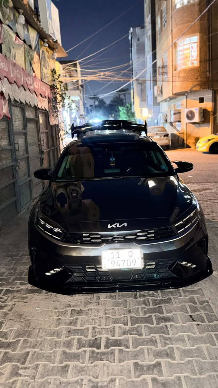 لسلام عليكم  كيا فورتي 2023 السياره نضيفه جدا ماشيه 53 كيلو متر فول مواصفات عده البصمه فتحه سقف كشن هيتر ستيرن هيتر 3 وضعيات قياده فول تحكم ستيرن المكينه 2000 دوش رقم بغداد السياره لدات وليس كلوبات يعني الضوه مالتها زينون حادثها جاملغ نفسه مرجع ع بارد والبنيد تم تبديله طبق الاصل حتى لا يصير بل سياره صبغ لا غير 
رقم *********** السعر 165 ورقه
