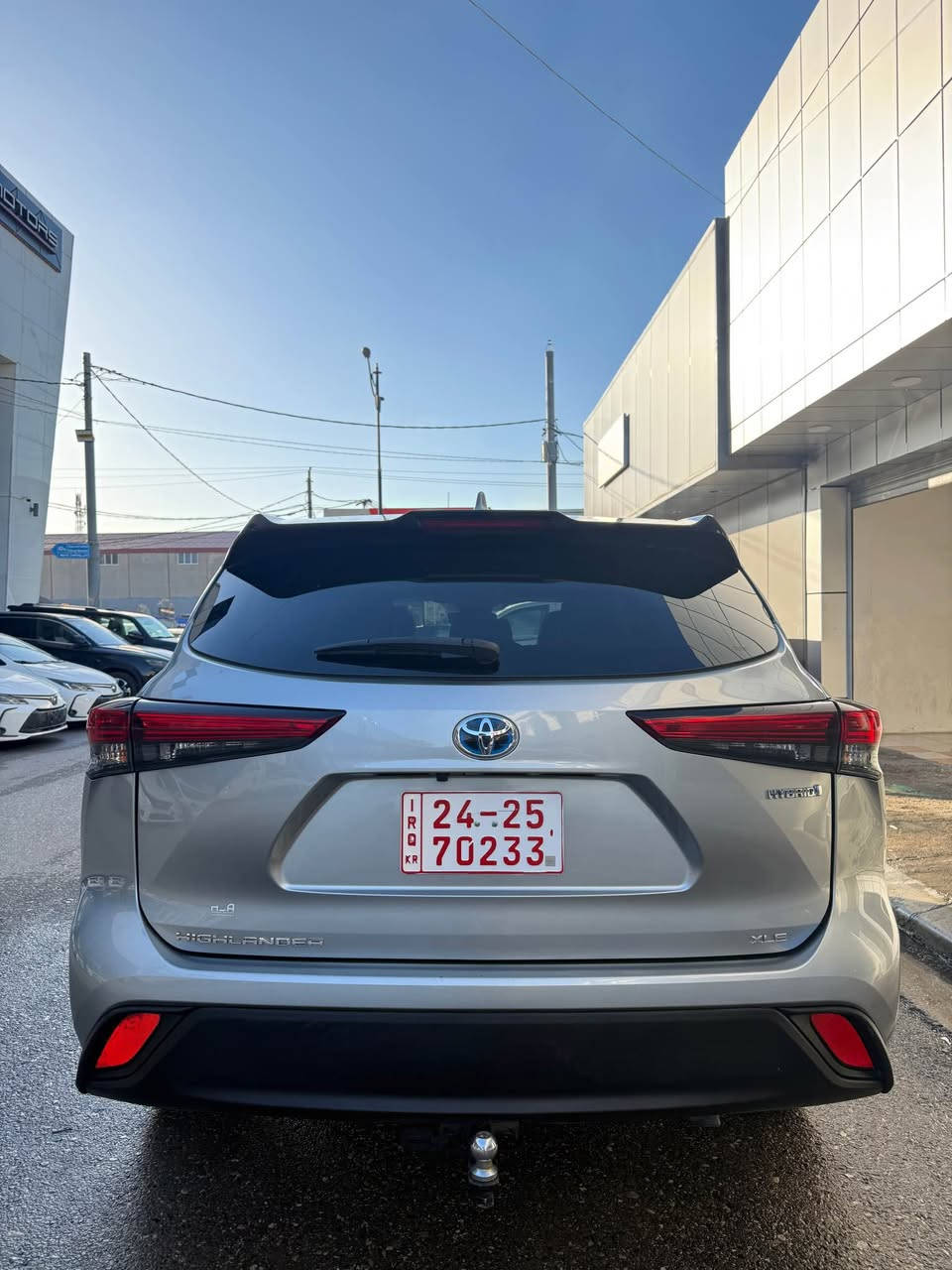 Highlander XLE Hybrid 2023 
هايلندر مواصفات فول هايبرت 
جملخ باب صبخ بدون دواخل شبر من بوند 
ايرباك بس بردة سيستم 
السعر 277 ورقة بيها شوية مجال
*********** دهوك, العراق
