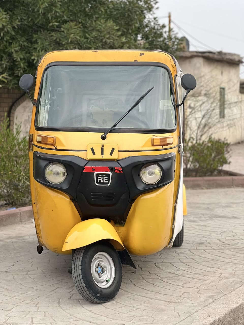 سلام عليكم شباب تكتك حلوه ونضيفه كدامك بل صور نضافتها تخم تاير جاهزه كبل للشارع موديل 2018/12/8داخله بل 2019/2/26عنواني بغداد دوانم البياع السعر٤١٠٠قفل أوراق مو رقم***********
