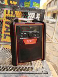 سماعة ميلوكي • شحن وكهرباء • كرادة داخل