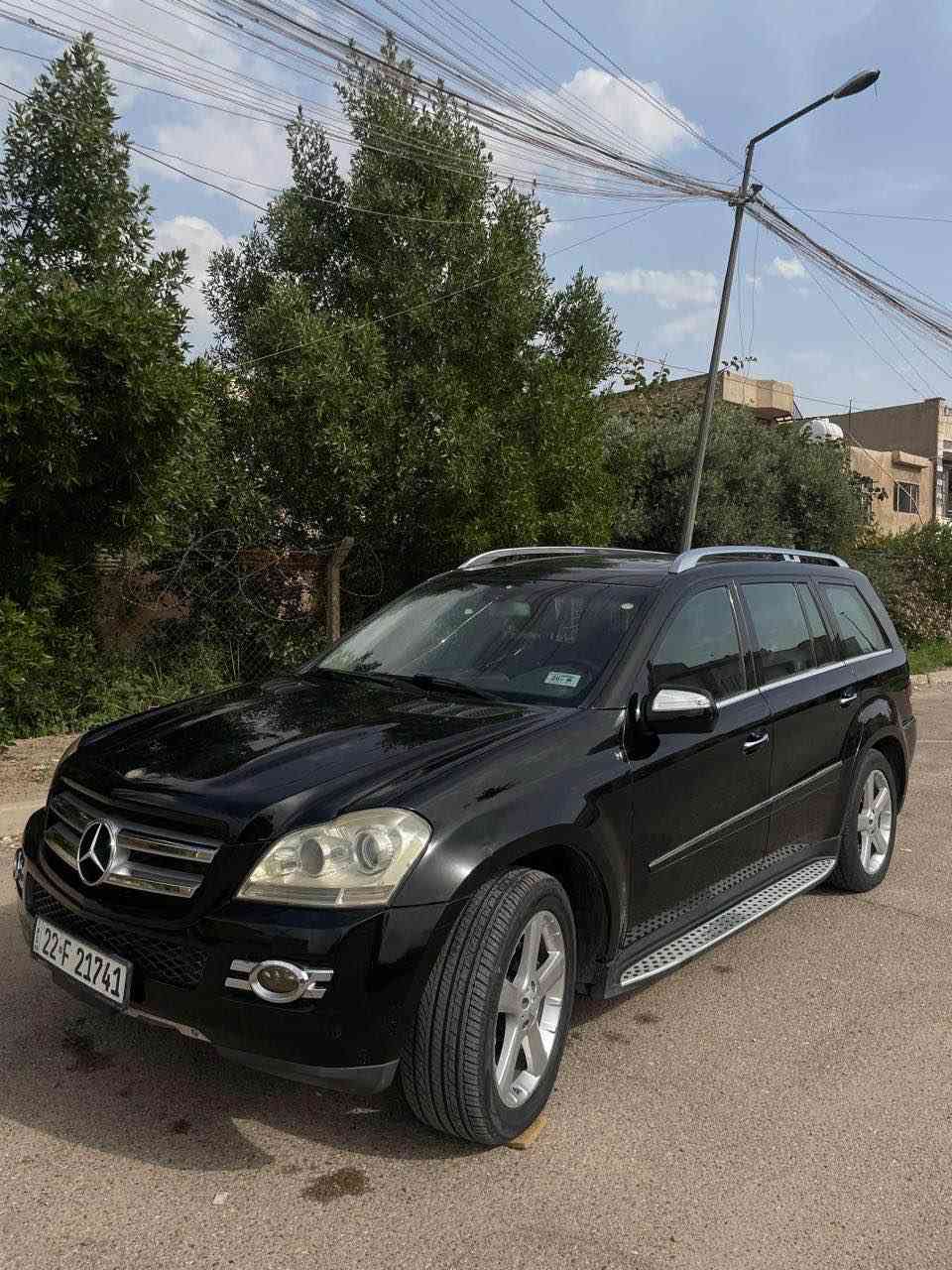 مارسيدس GL. موديل 2009. كلين مكفوله من الضربه 

محرك بلادي. 8 سلندر كير تحليك دبل فتحه جكات تصعد 

السياره فول للخير ماكو شي ما بيها وكلشي شغال بلادي 

السياره 7 راكب منفصل تحي اربع قطع تبريد كلش حلوه 

السياره جاهزه بدون نواقص بدون جطلات او تحوير شرط الفحص
محرك وكير جدد رقم اربيل سنويه جديده بسمنه شرط التحويل بي وقت حاضر 
اريد مراوس مارسيدس ناصيه او بين قوسين اصغر منها الي عنده يراسني وات ساب 
*********** العنوان بغداد حي الجامعه بغداد, العراق
