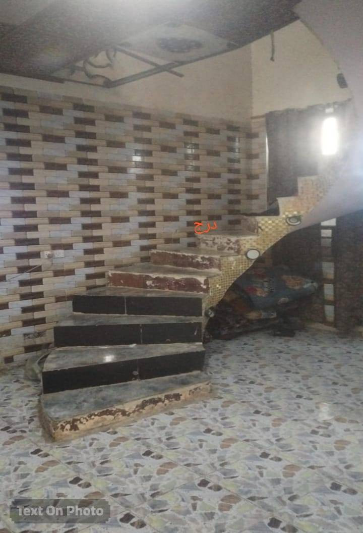 بيت للبيع مساحه 200متر ورديه خارج قرب معمل بلوك ابو كير امام البيت تبليط يبعد عن الشارع العام 500 البيت مكون من غرفتين نوم وصاله ومطبخ وكلدوى وصحيات داخل وخارج رقم الموبايل *********** صاحب البيت
