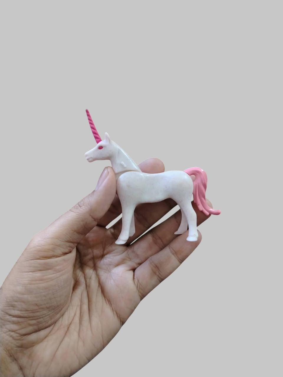 متوفر ✅ 
مجموعة قلعة اليونيكورن من بلاي موبيل 😍 
المجموعة تتكون من (6) قطع 😉 
حجم القطع واضح في الصورة 😌 
للحجز يرجى المراسلة على الخاص ☎️ 
يتوفر توصيل لكل محافظات العراق 🚗


**إذا كنت صاحب هذا الإعلان وتريد حذفه لأي سبب، رجاءا أرسل رسالة إلى الدعم الفني**