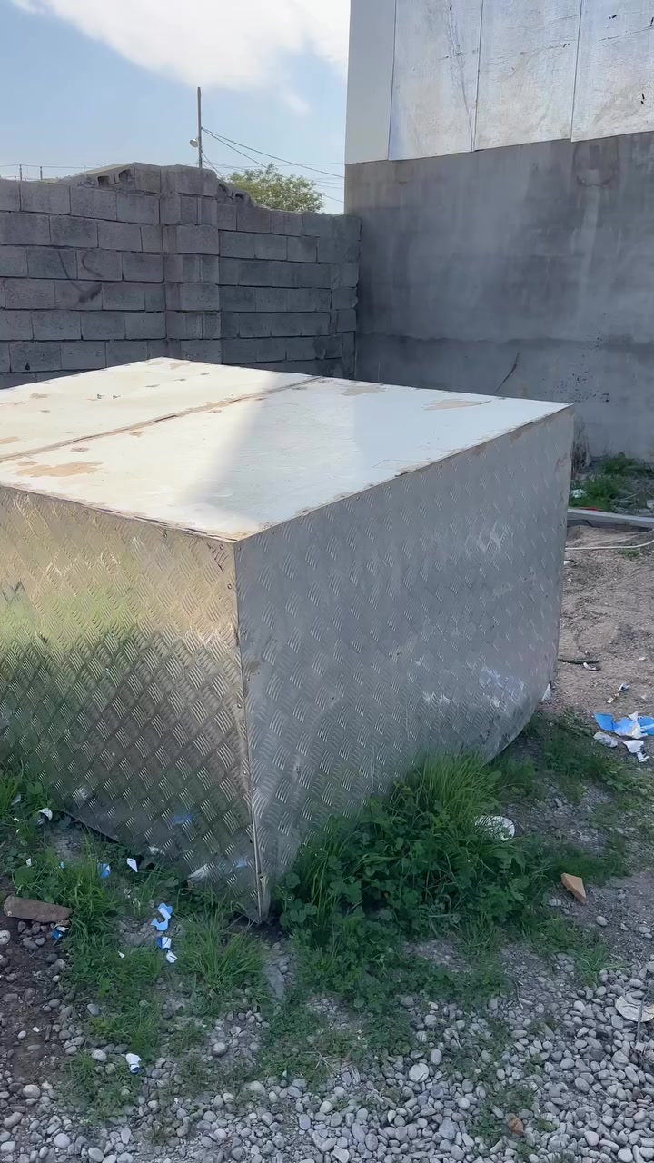 سلام عليكم صندوق لبودي بيكب تك ٤ جنكال
جاهزة من كلشي باب سركي
تكدر تخزن بي غراض شغلك مواد غذائية اي شي
حتى مطر ميأثر علي ولا يزنجر

الاساس مالتة محجر ومغلفة (بليت قلفنايز)حديد مطلي بطبقة زنك يحمي الحديد من الزنجار والتآكل

*********** هاتف
