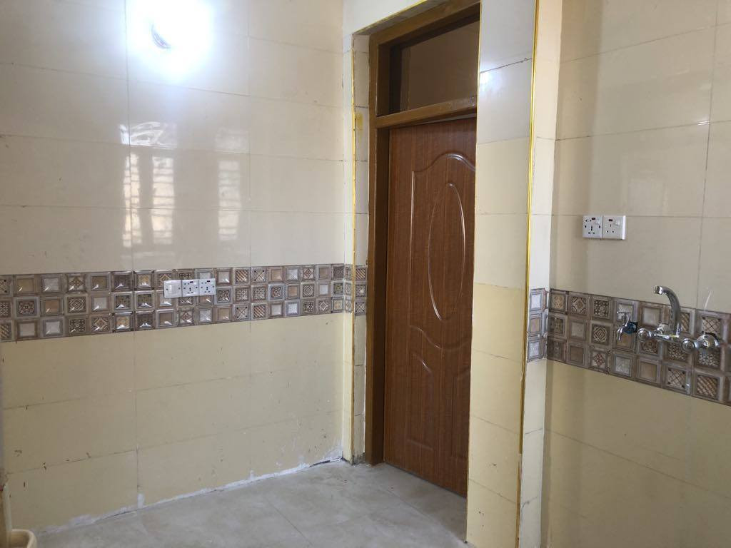 شقة طابق ثاني ٧٠ متر للايجار
الغزالية شارع الضغط فرع الكهرباء  
غرفة نوم ومطبخ وصالة وحمام 
عمارة مغلقة بيها شقتين فقط 
مطلوب عائلة صغيرة 
الايجار ٣٢٥ قفل بدون دلالية 
*********** واتساب
